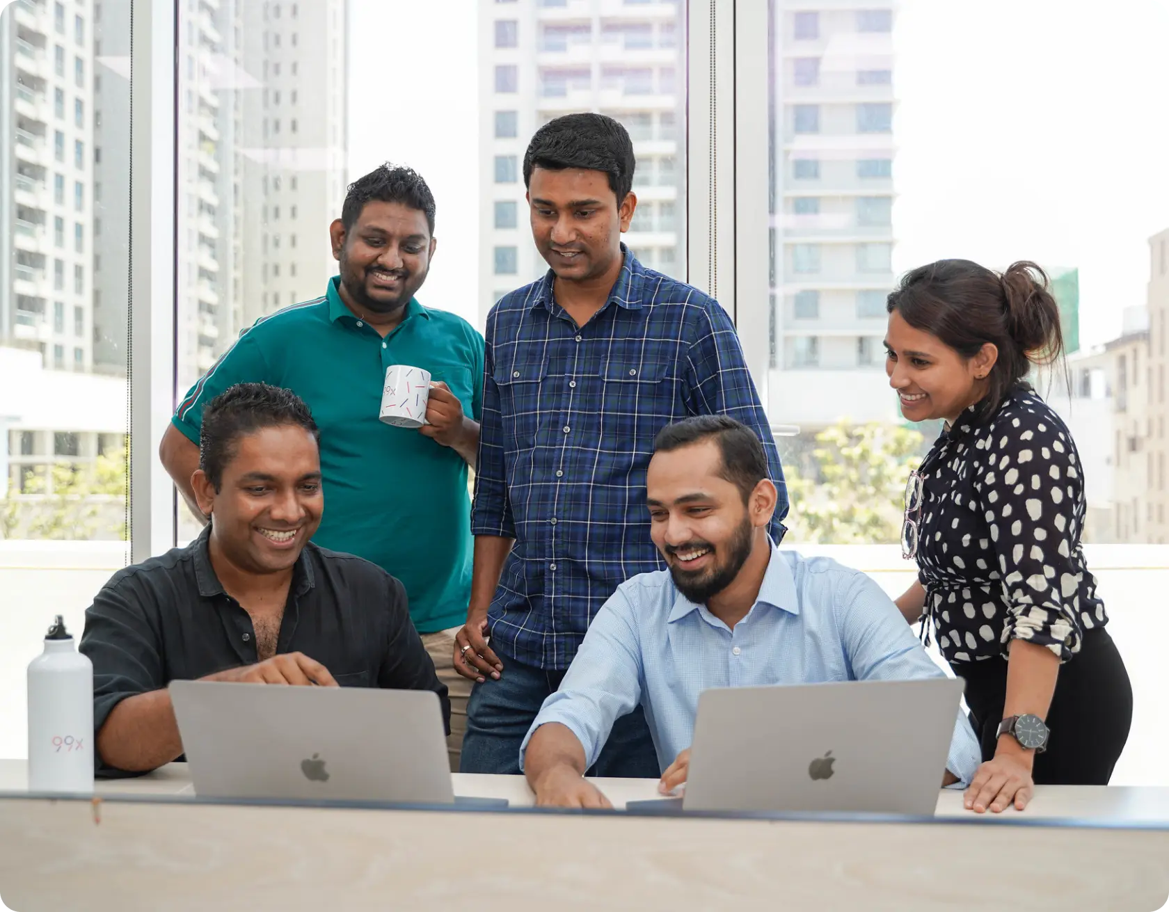 people in an online meeting